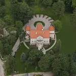 Zespol Palacowy Na Wylacznosc
