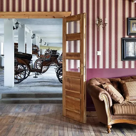 فيلة Zespol Palacowy Na Wylacznosc Pacółtowo