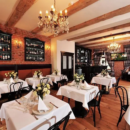 Zespol Palacowy Na Wylacznosc