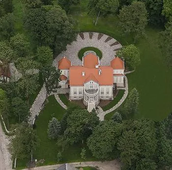 Zespol Palacowy Na Wylacznosc