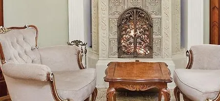 Zespol Palacowy Na Wylacznosc *