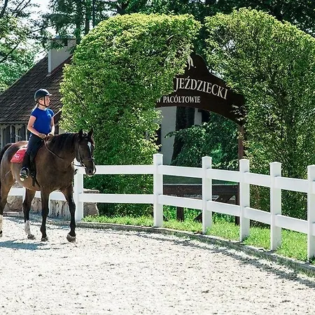 Zespol Palacowy Na Wylacznosc