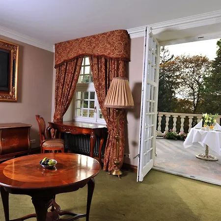 فيلة Zespol Palacowy Na Wylacznosc Pacółtowo