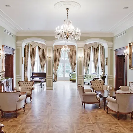 Zespol Palacowy Na Wylacznosc فيلة Pacółtowo