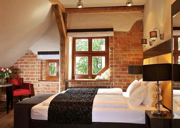 فيلة Zespol Palacowy Na Wylacznosc Pacółtowo