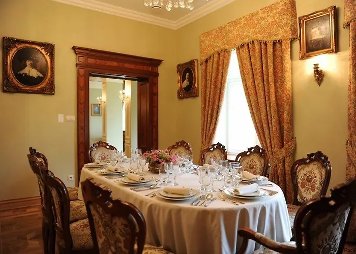 فيلة Zespol Palacowy Na Wylacznosc Pacółtowo