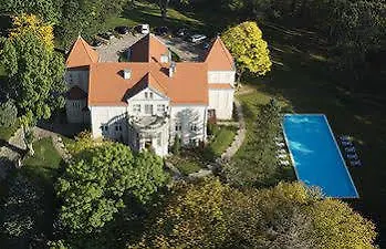 Zespol Palacowy Na Wylacznosc *